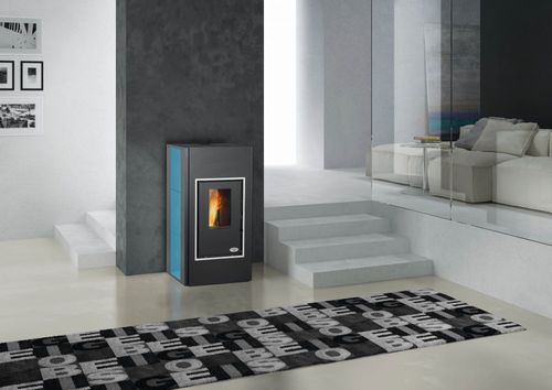 Wasserführender Kaminofen / Pellet - AQUOS  - KARMEK ONE SRL - modern / Metall / Steingut