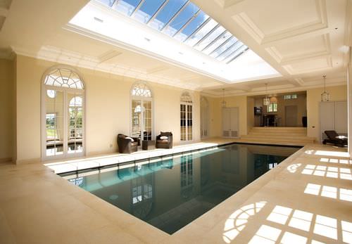 Schwimmbecken für den Innenraum - SUSSEX - GUNCAST SWIMMING POOLS - erdverlegt / Beton / Mosaik