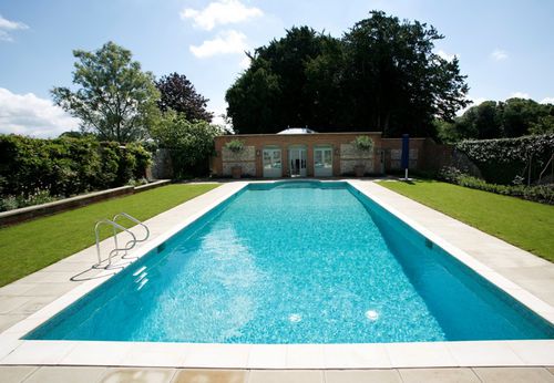 Schwimmbahn-Schwimmbecken - OXFORDSHIRE - GUNCAST SWIMMING POOLS - für Außenbereich / erdverlegt / Stein