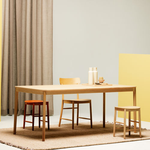Moderner Esstisch - FIGURINE - Fogia - Eiche / MDF / Gestell aus Eiche