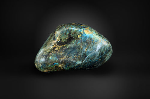 Natursteinskulptur - GUIDERO_LABRADORITE_GEMSTONE_LAB28_22kg - GUIDERO Holland BV