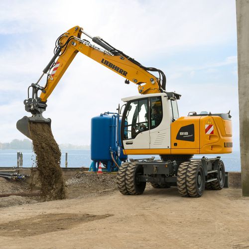 Mittelgroßer Bagger - A 918 COMPACT LITRONIC - Liebherr  - mit Gummireifen / kompakt / für Baustelle