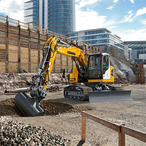 Mittelgroßer Bagger - R 920 COMPACT LITRONIC - Liebherr  - auf Raupen / mit kurzem Schwenkradius / kompakt