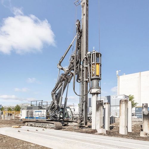 Dieselbetriebenes Bohrgerät - LRH 200 - Liebherr  - drehbar / Imloch / für Baustellen