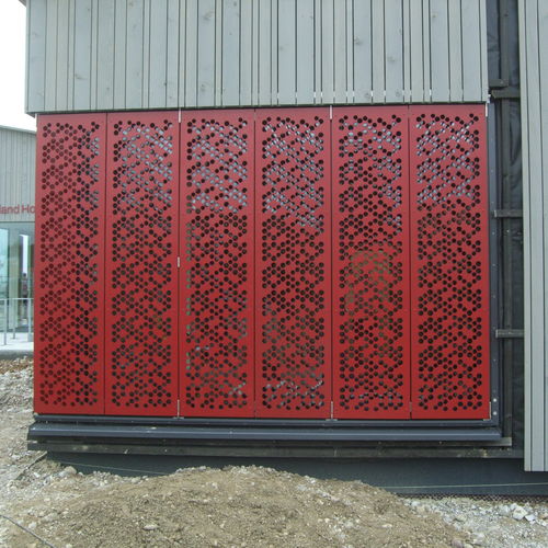 Schiebe-Fensterladen - CELLON - KITA HOLZKIRCHEN - Bruag Design Factory AG - faltbar / HPL / für Fassade