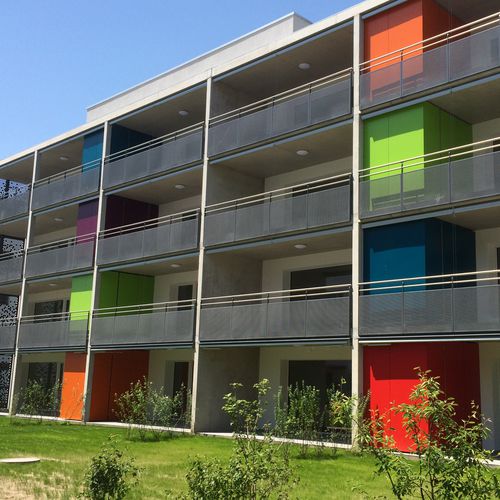 Fassadenverkleidung für hinterlüftete Fassade - CELLON - AU MILAVY AVENCHES - Bruag Design Factory AG - Paneel / HPL / glatt