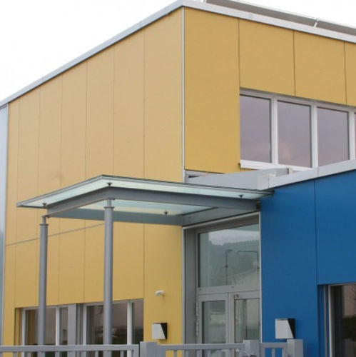 Paneel-Fassadenverkleidung - FORMBOARD TOP PINE - FIRE DEPOT SIRNACH - Bruag Design Factory AG - glatt / für hinterlüftete Fassade