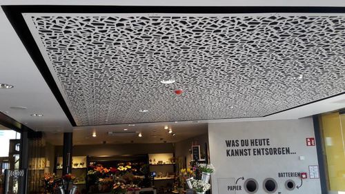 Akustikplatte für abgehängte Decken - EDEKA GAIMERSHEIM - Bruag Design Factory AG - HPL / rechteckig / für professionellen Einsatz