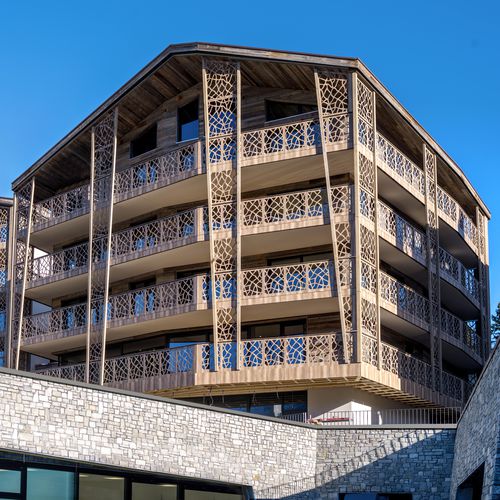 HPL-Balustrade - CELLON - VALSANA - Bruag Design Factory AG - Platten / laserbearbeitet / für Außenbereich
