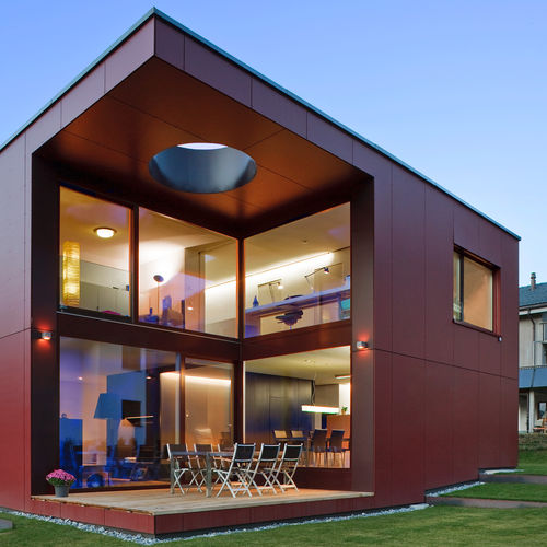 Paneel-Fassadenverkleidung - FORMBOARD TOP PINE - SINGLE FAMILY HOUSE RIED-BRIG - Bruag Design Factory AG - Holzfaser / glatt / lackiert