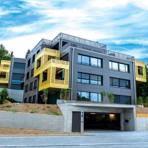 Paneel-Fassadenverkleidung - CELLON - SEESTRASSE 108 KILCHBERG - Bruag Design Factory AG - HPL / glatt / perforiert