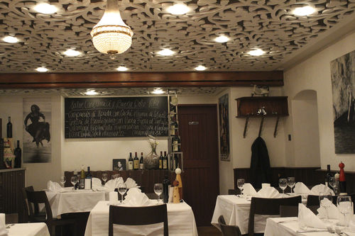 Akustikplatte für Decke - RESTAURANT DOLCE VITA SIRNACH - Bruag Design Factory AG - für abgehängte Decken / MDF / rechteckig