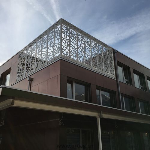 Balkon mit Stangen - CELLON - PRIVATE HOUSE - Bruag Design Factory AG - Holz / einbruchsicher