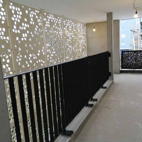 Dekorative Fassadenverkleidung / für Balkon - CELLON - WORMER STRASSE WEINHEIM - Bruag Design Factory AG - Fassaden