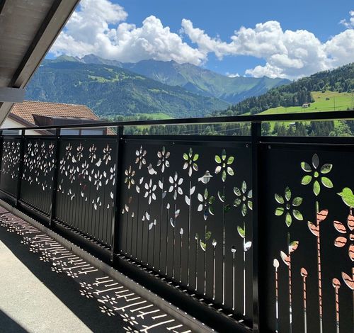 HPL-Geländer - CELLON MFH STRADA ILANZ - Bruag Design Factory AG - Platten / Geländer / für den Innenraum