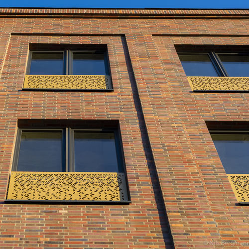 Balustrade für Balkon - CELLON NEUES WALLUFER, MOISLINGER ALLEE LÜBECK - Bruag Design Factory AG - HPL / Platten / für Außenbereich