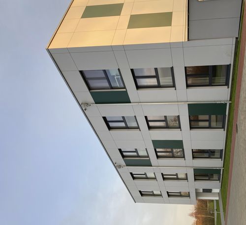 Hinterlüftete Fassade / HPL - CELLON CAMPUS HEIDE - Bruag Design Factory AG - Folie / glatt / farbig
