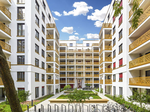 Platten-Balkon - CELLON WALLSTRASSE BERLIN - Bruag Design Factory AG - Lochblech / HPL