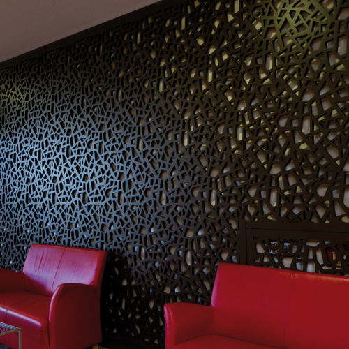 Dekorplatte für Trennwand - SPA-RESORT THERME GEINBERG - Bruag Design Factory AG - MDF / perforiert