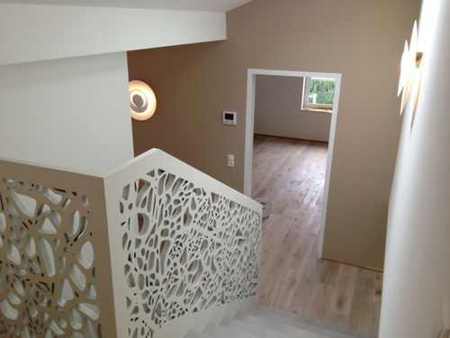 Holzgeländer - SINGLE FAMILY HOUSE DORNBIRN - Bruag Design Factory AG - Platten / für den Innenraum / für Treppen