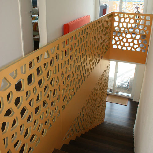 Holzgeländer - PRIVATE HOME ENDINGEN - Bruag Design Factory AG - Platten / für den Innenraum / für Treppen