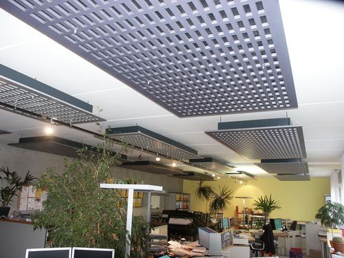 Akustikplatte für abgehängte Decken - OFFICE PEZAG AG BISCHOFSZELL - Bruag Design Factory AG - Holzfaser / rechteckig / perforiert