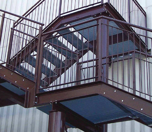 Stufe / galvanisiertem Stahl - ELECTRO-FORGED - Libra Industriale spa - rutschfest / Gitter / Fertigbau