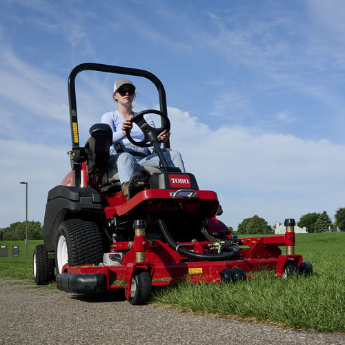 Aufsitzrasenmäher - 31800 - Toro Compan - für Gewerbegebrauch / Diesel / mit Eigenantrieb