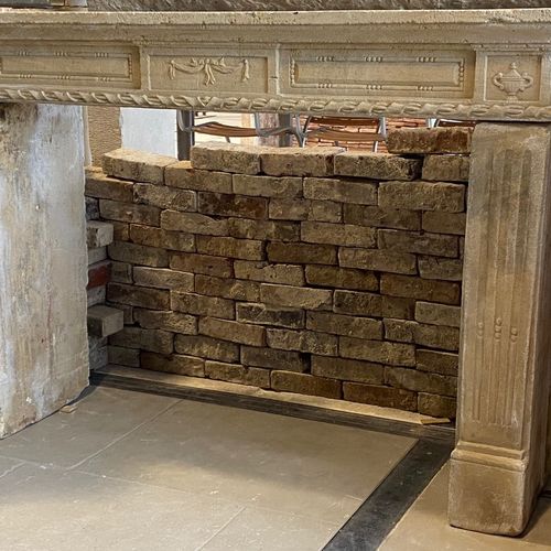 Kaminumrandung / Louis XVI - 202105 - bca materiaux anciens - Stein / Kalkstein