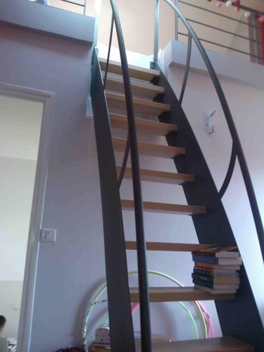 Gerade Treppe - GAIN DE PLACE - ESCALIER DESIGN 14 - Holzstufen / mit Metallstruktur / modern