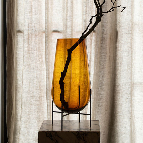 Moderne Vase - ÉCHASSE - AUDO - Rauchglas / Messing / Tisch