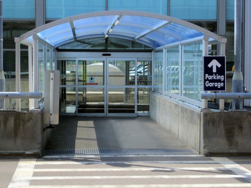 Überdachter Gang / für öffentliche Plätze - WALKWAYS - Brasco International Inc.