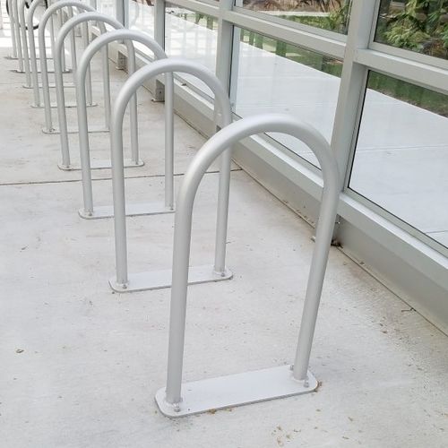 Bodenstehender Fahrradständer - CLASSIC HOOP - Brasco International Inc. - für öffentliche Bereiche / Aluminium / für professionellen Einsatz