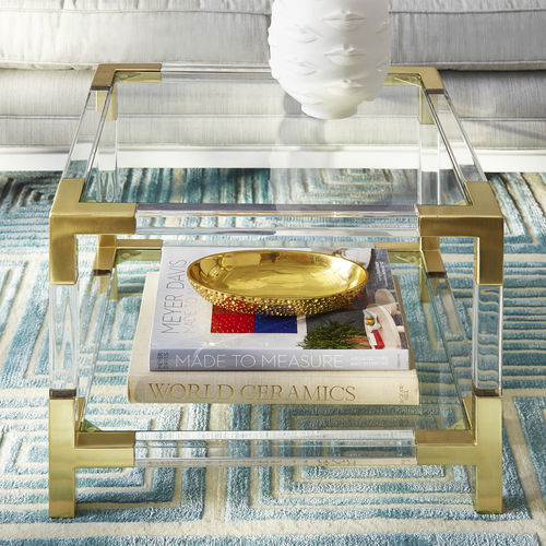 Moderner Beistelltisch - JACQUES TWO-TIER - Jonathan Adler - Glas / gebürstetes Messing / Acryl