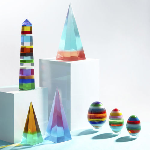 Acryl-Skulptur - OBELISK - Jonathan Adler