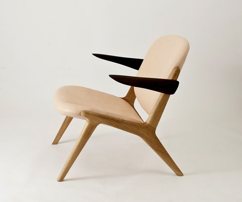 Moderner Kaminsessel - IS LOUNGE - Miyazaki Chair Factory - Holz / mit Armlehnen