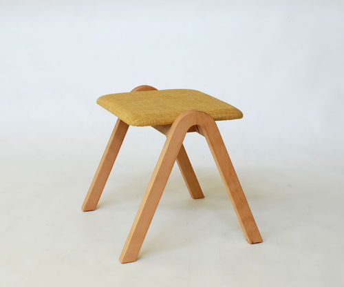 Moderner Hocker - A - Miyazaki Chair Factory - Holz / Polster / stapelbar