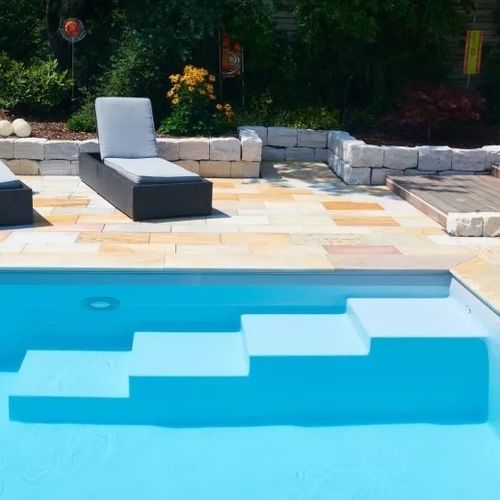 Beton-Schwimmbadtreppe - Capena