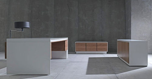 Chefschreibtisch - MASSIVE - Ersa - modern / Holz / mit Stauraum