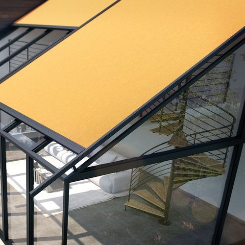 Veranda mit Oberflächenmontage - 520 - Kadeco Sonnenschutzsysteme GmbH - Stoff / Aluminium