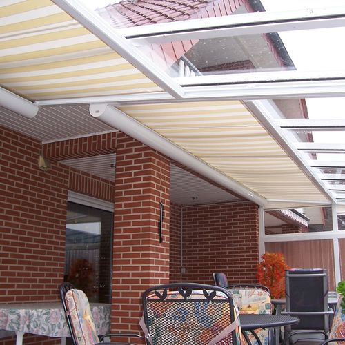 Veranda mit Oberflächenmontage - 525 - Kadeco Sonnenschutzsysteme GmbH - Stoff
