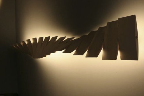 Wandleuchte / originelles Design - _DECCG - BURSZTYN - für den Innenraum / Metall / Holz