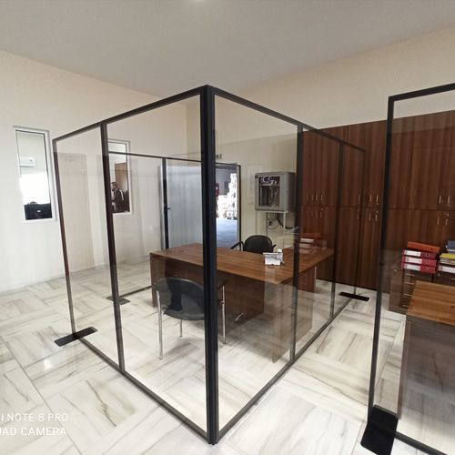 Aluminium-Raumteiler - BLACK LINE - Movidos srl - Edelstahl / HPL / Polycarbonat
