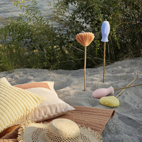 Bodenstehende Gartenfackel - SEASHELL  - broste - aus Paraffin