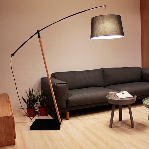 Stehleuchte - ARCHER - Seeddesign - Stahl / Stoff / Buche
