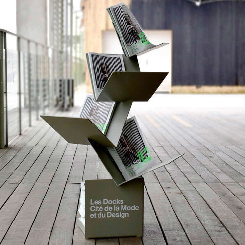 Präsentierregal für Zeitungen und Zeitschriften - À livre ouvert - Objets Publics - thermolackierter Stahl / 4 Regalbretter / maßgefertigt
