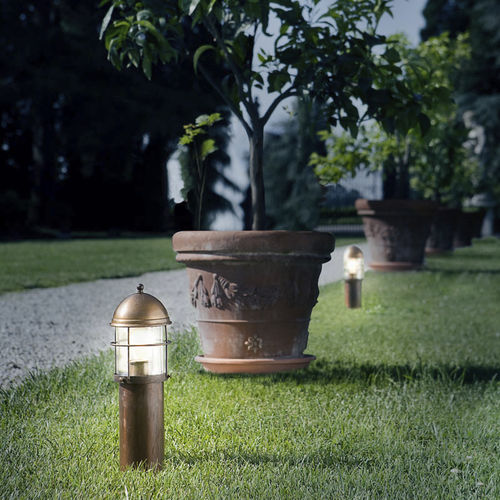 Leuchtpoller für Garten - ATTILA - Aldo Bernardi - klassisch / Kupfer / Messing