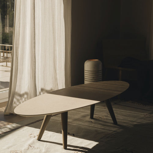 Moderner Couchtisch - ELLIPSE - MAAMI HOME - mattlackiertes Holz / Marmor / Gestell aus lackiertem Holz