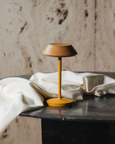 Gelbe Lampe - mini FIORE - MAAMI HOME - Tisch / Aluminium / Marmor