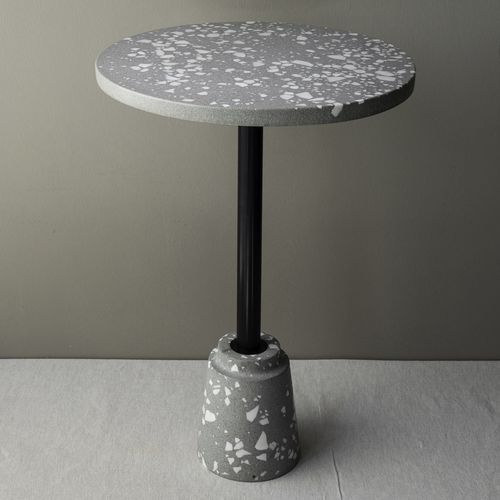 Moderner Bistrotisch - M-8 - Karoistanbul - Terrazzo / Gestell aus Stahl / rund
